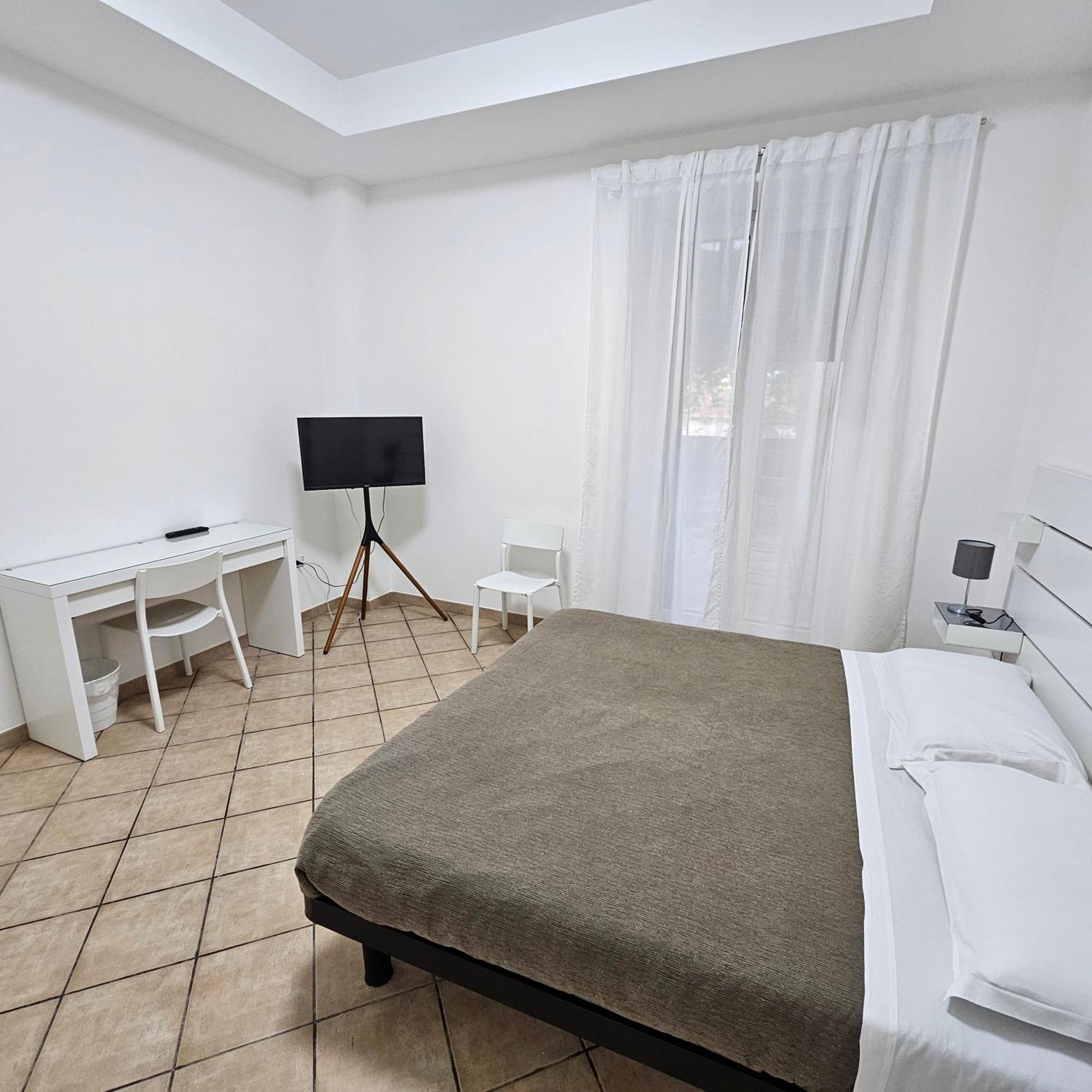 Room & Parking In Centro Citta Con Parcheggio Privato E Wifi Potenza Zewnętrze zdjęcie