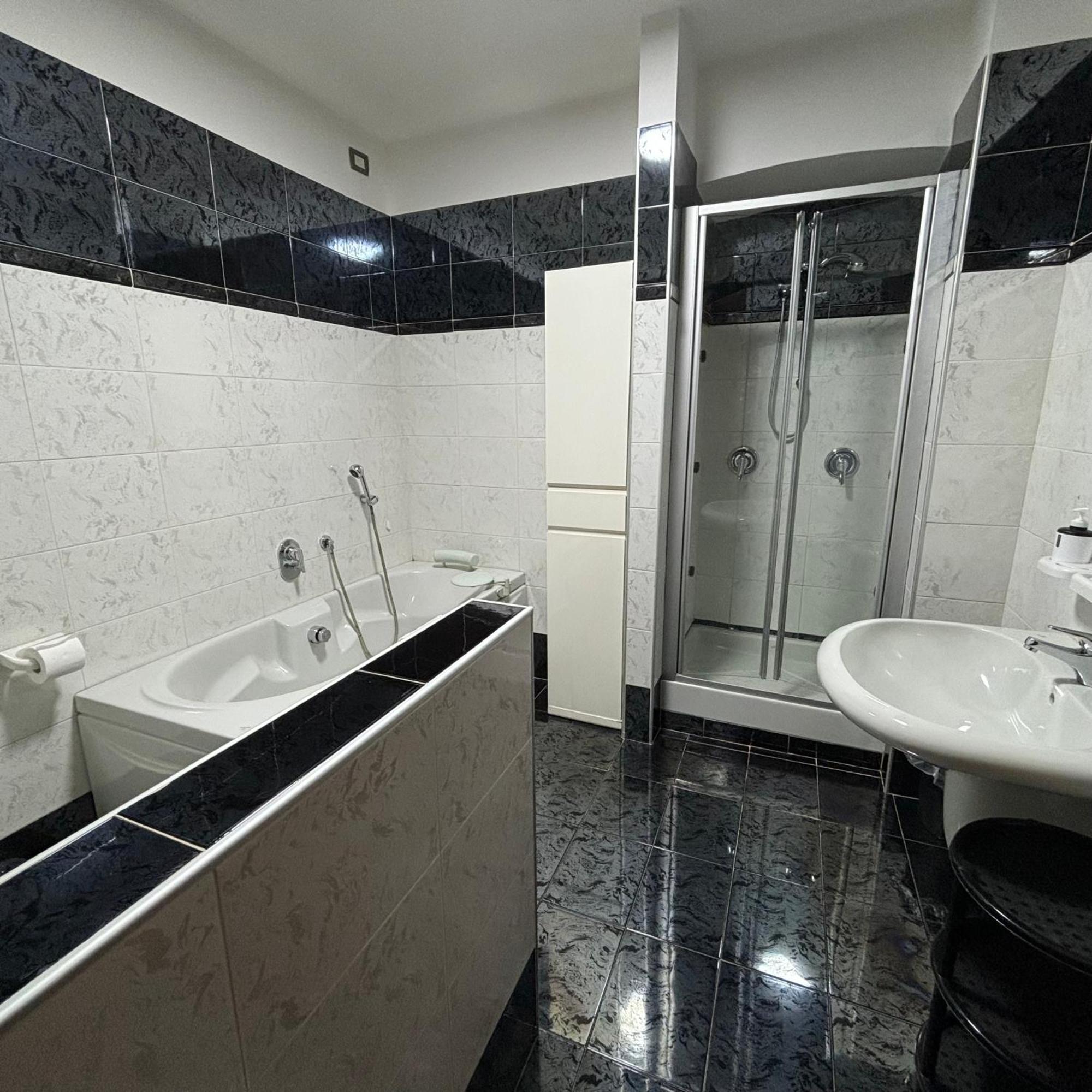 Room & Parking In Centro Citta Con Parcheggio Privato E Wifi Potenza Zewnętrze zdjęcie